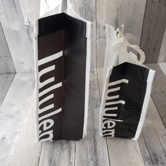 New Lululemon Athletica Set of 2 Shopping Bags with snap closure - Picture 1 of 5